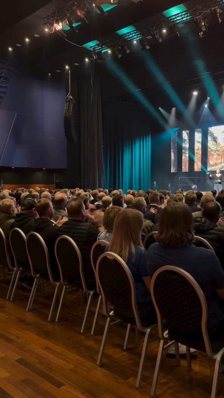 Stolrader og scene under Vann & Miljø-konferansen